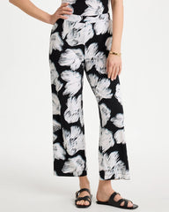 Chico's / Travelers™ Knit Abstract Floral Cropped Pants