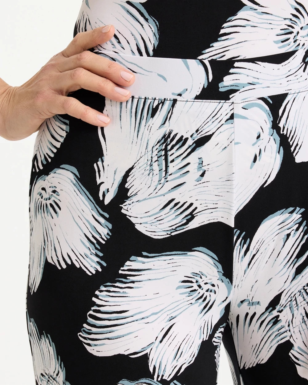 Chico's / Travelers™ Knit Abstract Floral Cropped Pants