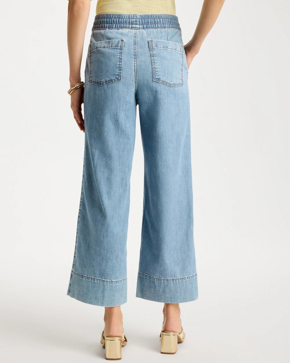 Chico's / Lightweight Wide-Leg Crop Jeans