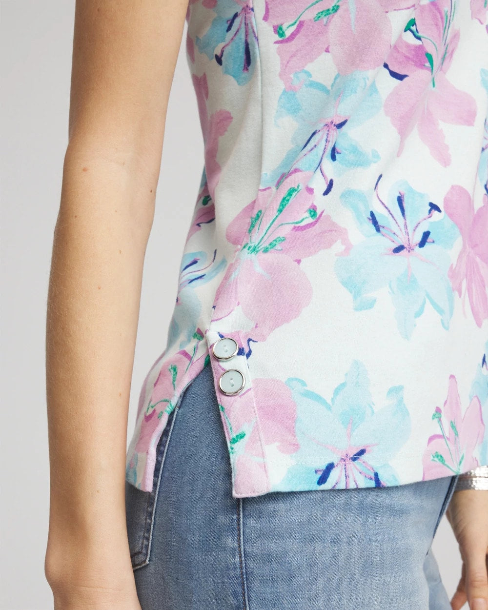 Chico's / Floral Sleeveless V-Neck Tank